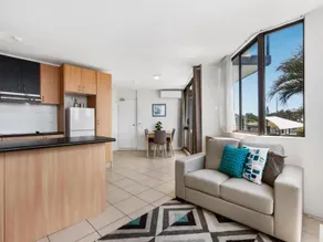 Pacific Horizons Apartments - Image 2