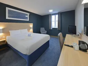 Travelodge Manchester Trafford Park - Image 5
