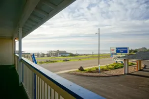 Courtesy Inn San Simeon - Image 3