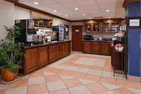 New Victorian Inn & Suites Omaha - Image 2