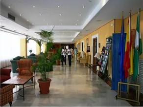 Hotel y Apartamentos Bahia Sur - Image 4