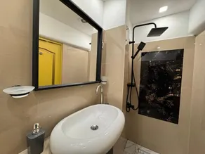 Harry Hotel - Image 3
