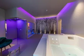 Smart Hotel - Naples Harbour - Image 2