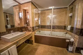 Dream Hill Business Deluxe Hotel Asia - Image 3