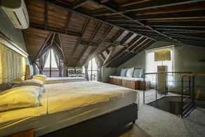 The Green Goose Hotel - Image 5