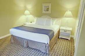 Club Wyndham Newport Overlook - Image 2