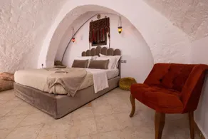 April Medieval Hotel - Image 5