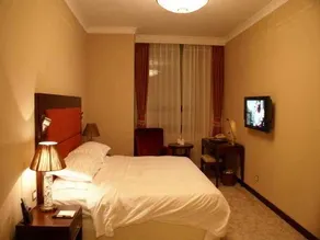 Central Plaza Hotel - Image 2