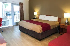 Econo Lodge Inn & Suites Oakland Airport - Image 5