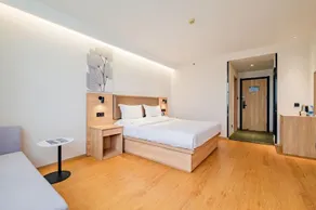 GreenTree Inn Jiujiang Railway Station Hotel - Image 3