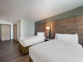 Travelodge by Wyndham Yuba City - Image 3