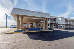 Motel 6 Clinton OK - Image 5