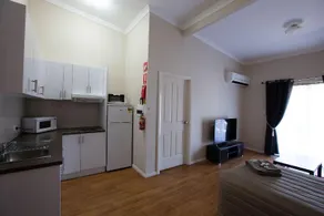 Dukes Inn Northam - Image 5