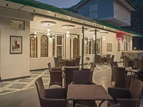 Quality Inn by Lawrence Hotels - Image 3