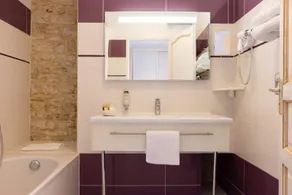 Logis Hotel Le Val Moret - Image 5