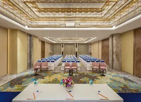 Bellevue Sarovar Portico - Image 4