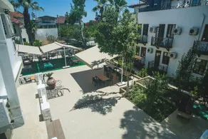 Dinara Garden Hotel - Image 2