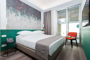 Smart Hotel - Naples Harbour - Image 4