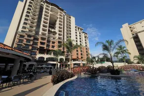 Luxury Oceanfront Penthouse at Crocs - Image 4
