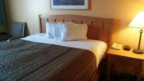 Budget Inn - Image 2