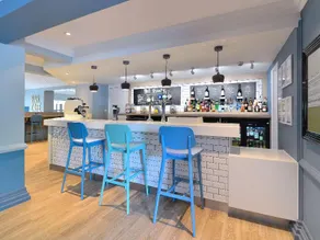 Travelodge Bath Waterside - Image 3