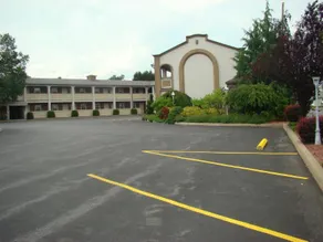 Days Inn University - Image 5
