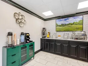 Arbor Suites Medical Mile - Image 2