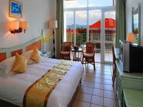 Yinyun Seaview Hotel - Image 3