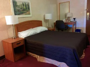 Royal Inn & Suites - Image 3