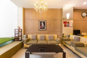 Holiday Hotel - Image 3