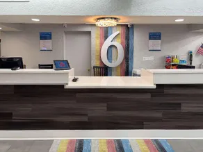 La Casa Inn & Suites - Image 5