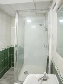 OYO Brunel Hotel - Image 2