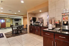 Cobblestone Hotel & Suites - Crookston - Image 3