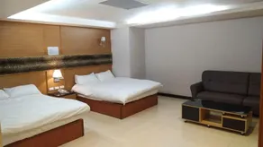 Schon Hotel - Image 2