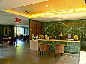 33 Spa Hotel - Image 2
