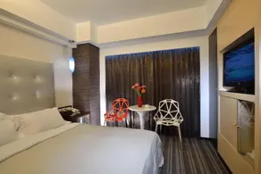 See's Revert Hotel - Image 2