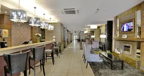 Fortis Hotel Manor - Image 2