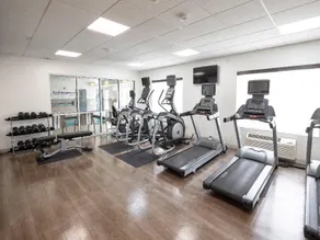 Holiday Inn Express & Suites Chicago West - St Charles - Image 3