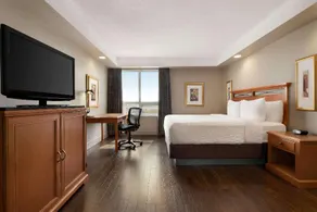 Royal Hotel Calgary, Trademark Collection by Wyndham - Image 5