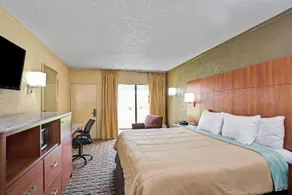 Days Inn by Wyndham Durham/Near Duke University - Image 3