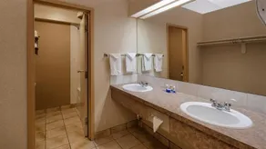 Quality Inn - Image 2