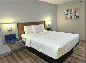 Microtel Inn & Suites by Wyndham Tulsa East - Image 3