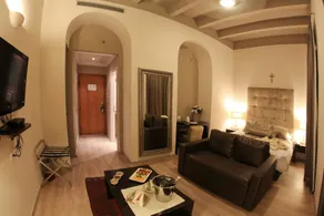Notredame Guest House - Image 4