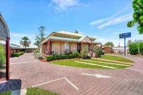 Comfort Inn Warwick - Image 5