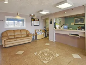 Super 8 by Wyndham Fort Myers - Image 3