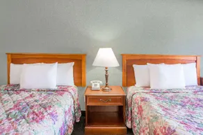 Knights Inn - Plant City - Image 5
