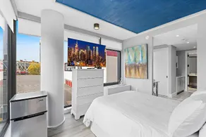 Global Luxury Suites at The Arches - Image 3