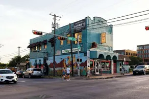 Sentral East Austin at 1614 E. Sixth - Image 4