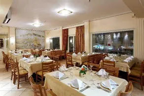 Achillion Hotel - Image 4