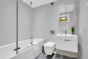 Luxurious Sir John Lyon Serviced Apartment - Image 2